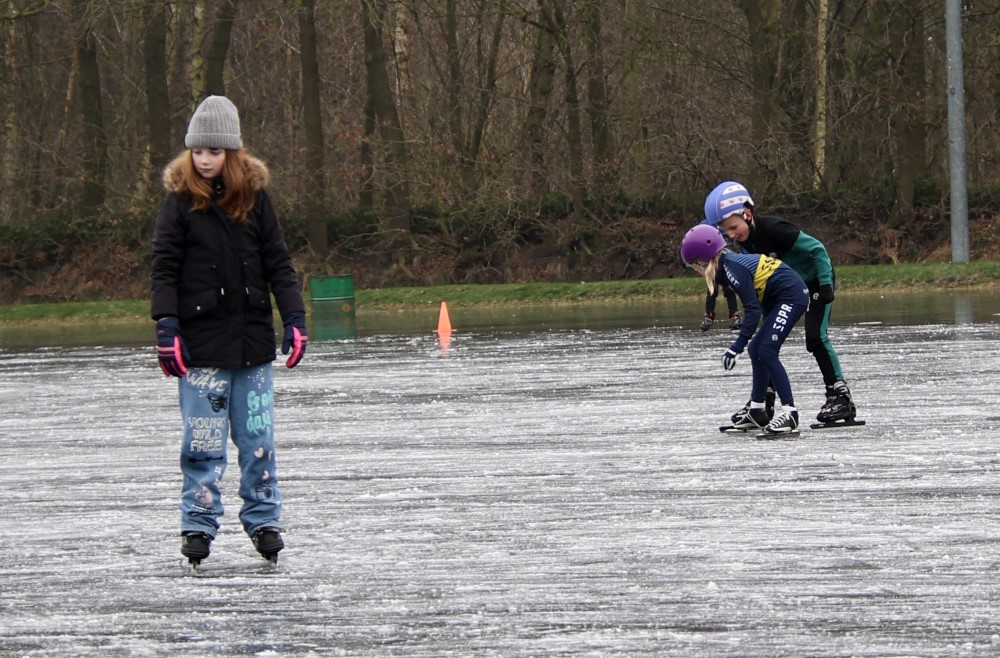 240111 SintNyk ijsbaan schaatsplezier c YvonneBijma 43  1000